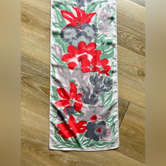 Vera Neumann Vintage Silk Scarf – Floral Rectangular - Picture 4 of 5